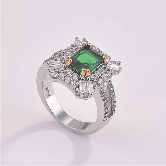 New Luxury Princess 925 Silver Emerald Lady Ring - Picture 2 of 7